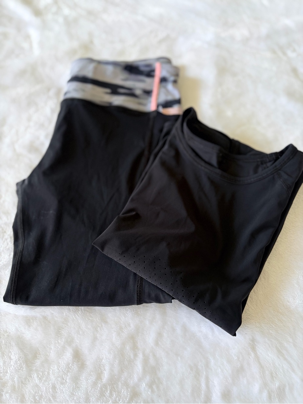 Bundle Lululemon Water Bound Capri Legging and Train Long Sleeve Split back
